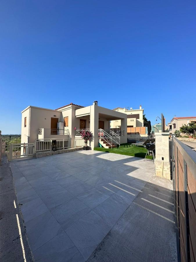 Ismini 3 Bedrooms,pool, Barbeque *